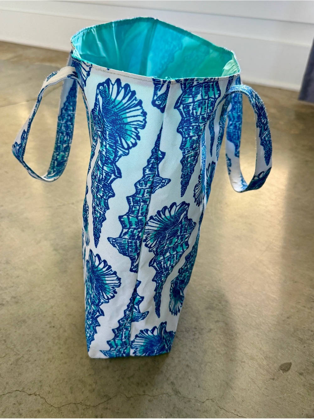 Lilly Pulitzer Blue & Teal Shell-Print Tote Beach Bag - Picture 3 of 5